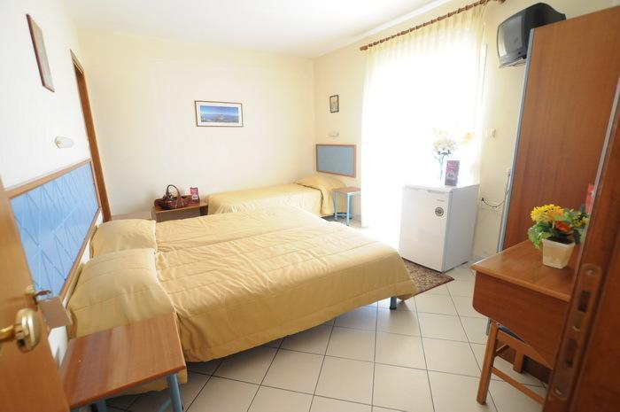Dimitra Guesthouse Kastoria Quarto foto